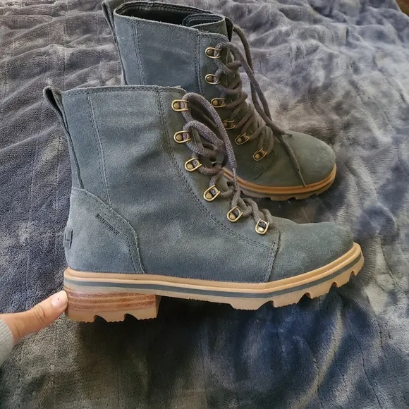 Sorel woman's Lennox suede gray  waterproof lace up boots,size 8.5