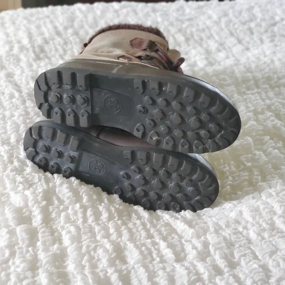 Sorel womens Alpine duck bean boots size 7
