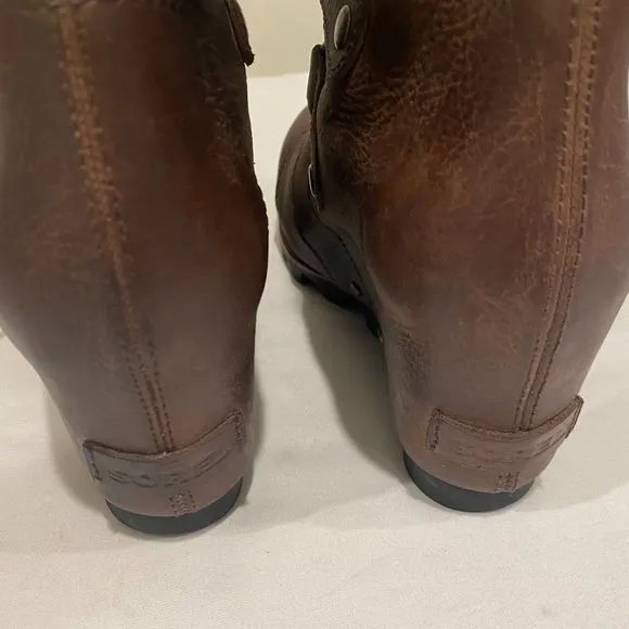 Sorel Women's‎ Brown Leather Joan of Arctic Wedge Waterproof Boots -  US Size 6
