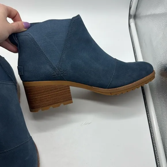 Sorel Women's Cate Chelsea Bootie Uniform Blue Size 10