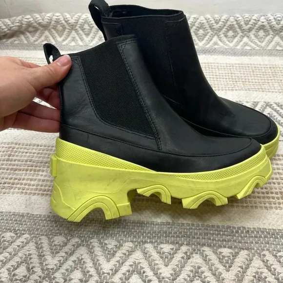 Sorel Women's Chelsea Brex Boots Size 5 Black Platform Waterproof Slip-On