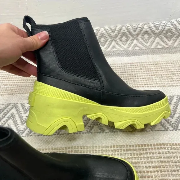 Sorel Women's Chelsea Brex Boots Size 5 Black Platform Waterproof Slip-On