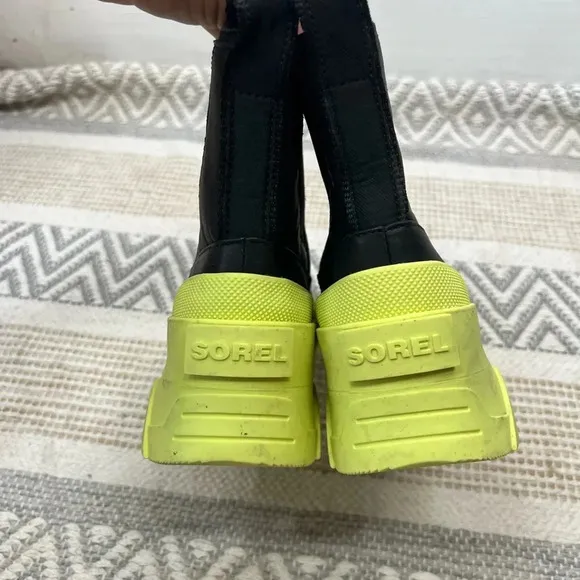 Sorel Women's Chelsea Brex Boots Size 5 Black Platform Waterproof Slip-On