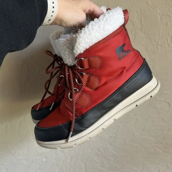 SOREL Women’s explorer Carnival Boot NL3040 size 8 great condition waterproof