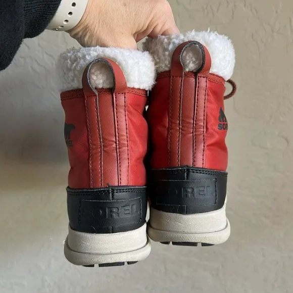 SOREL Women’s explorer Carnival Boot NL3040 size 8 great condition waterproof