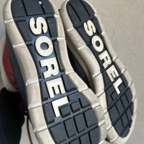 SOREL Women’s explorer Carnival Boot NL3040 size 8 great condition waterproof