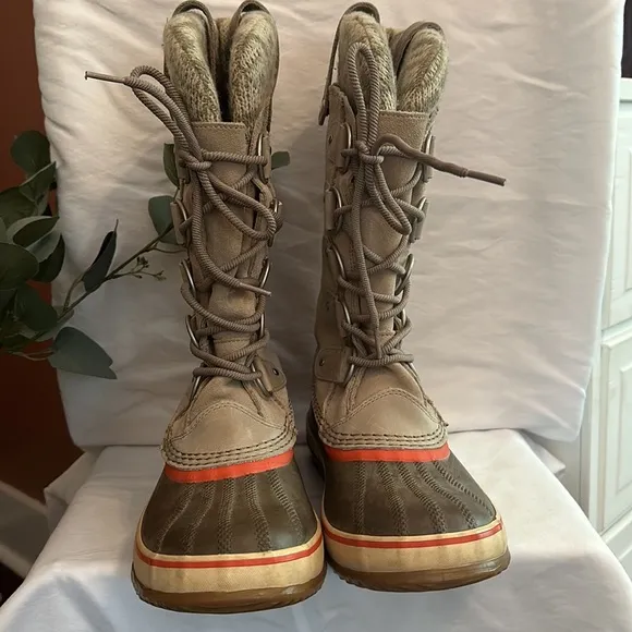 Sorel | women’s | Joan of Arctic | knit | lace up | suede waterproof | 8 | boots