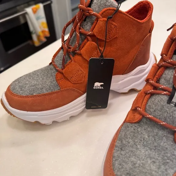 SOREL Women's Rust/gray Kinetic Breakthru Caribou Sneaker Boot Sz US 8 EU 39 NEW