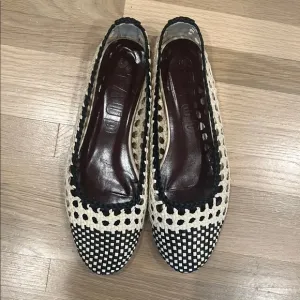 STAUD Nell Black and cream woven flats