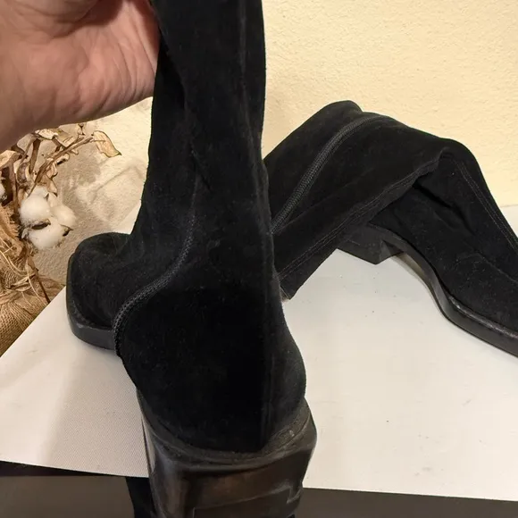 Stuart Weitzman 7.5B Women’s 2000s Y2k Fur Cozy Suede Square toe Mob Wife Boots