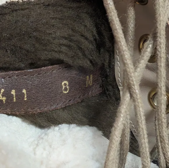 STUART WEITZMAN (8M) Women's Shearling-Lined Suede Boots