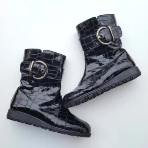 Stuart Weitzman Black printed patent leather croc embossed boots fur lined 8.5