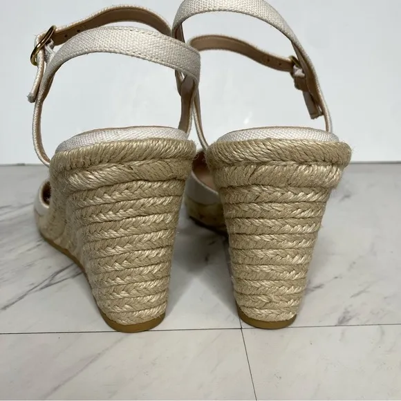 Stuart Weitzman Closed Toe Neutral Wedge Espadrille 9B
