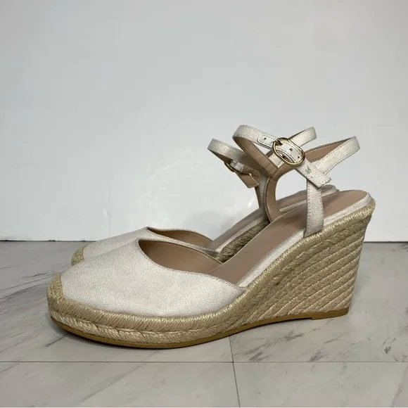 Stuart Weitzman Closed Toe Neutral Wedge Espadrille 9B