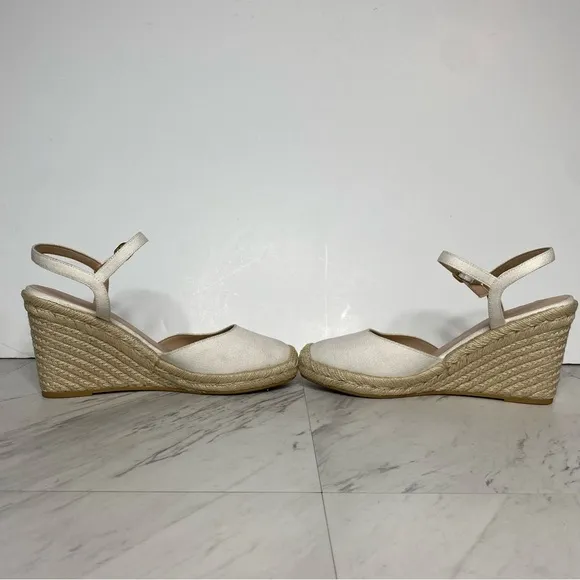 Stuart Weitzman Closed Toe Neutral Wedge Espadrille 9B