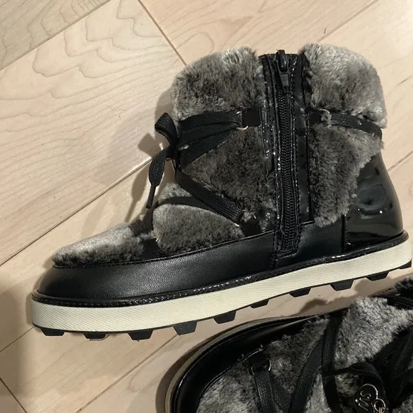 Stuart Weitzman girls Ariana faux fur snow boots