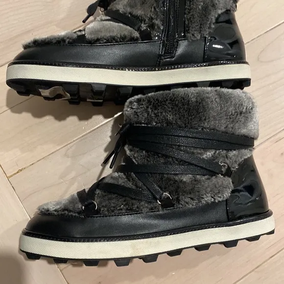 Stuart Weitzman girls Ariana faux fur snow boots