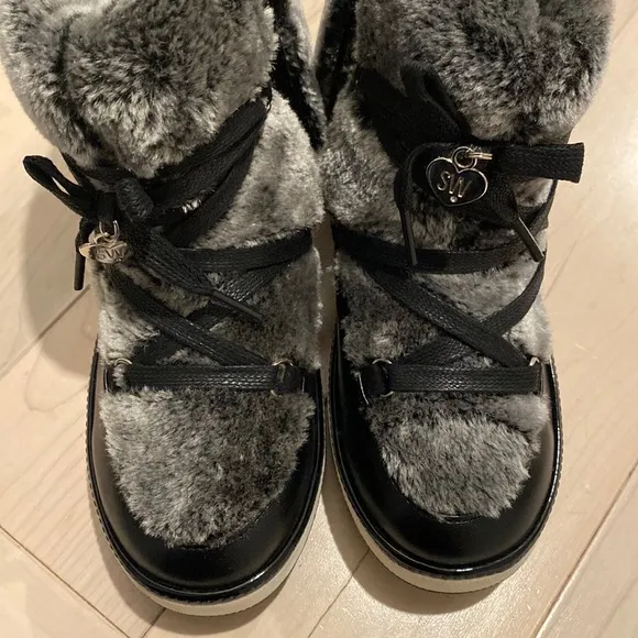 Stuart Weitzman girls Ariana faux fur snow boots