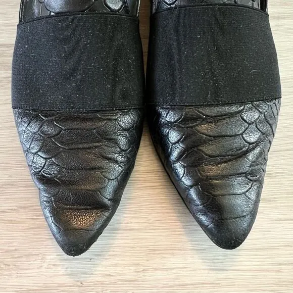 Stuart Weitzman Leather Loafers Pointed Toe Black Crocodile 5
