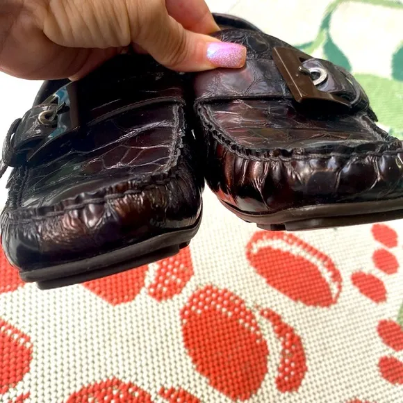 Stuart Weitzman Loafer w/ Buckle - Croc Embossed Patent Leather Brown |Size 10 M