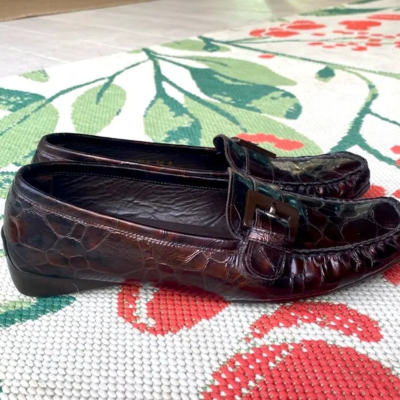 Stuart Weitzman Loafer w/ Buckle - Croc Embossed Patent Leather Brown |Size 10 M