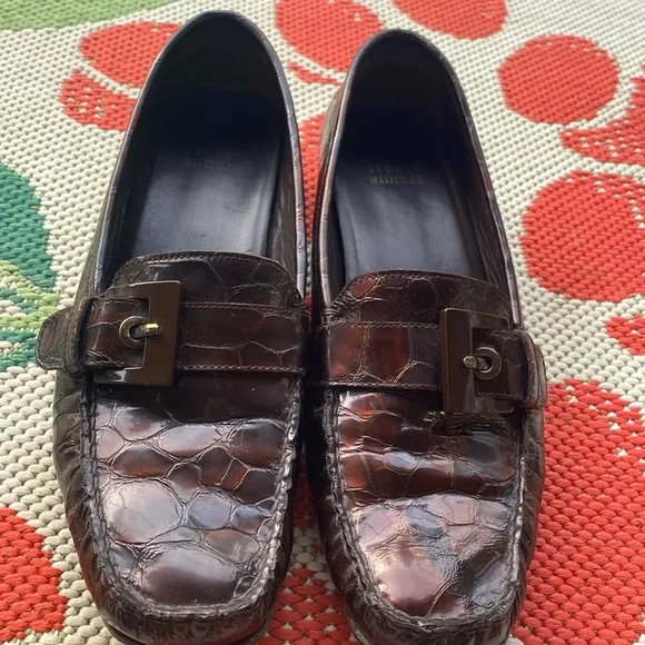 Stuart Weitzman Loafer w/ Buckle - Croc Embossed Patent Leather Brown |Size 10 M