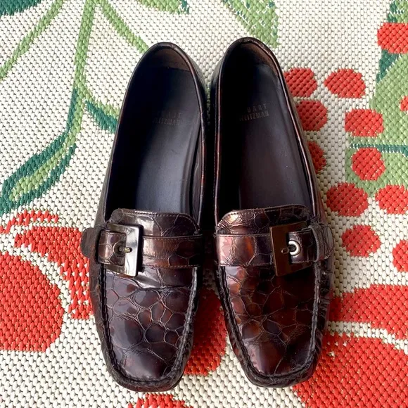 Stuart Weitzman Loafer w/ Buckle - Croc Embossed Patent Leather Brown |Size 10 M