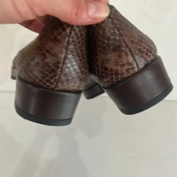 Stuart Weitzman Made in Italy Snake Skin Leather Upper Loafers Wms 6.5