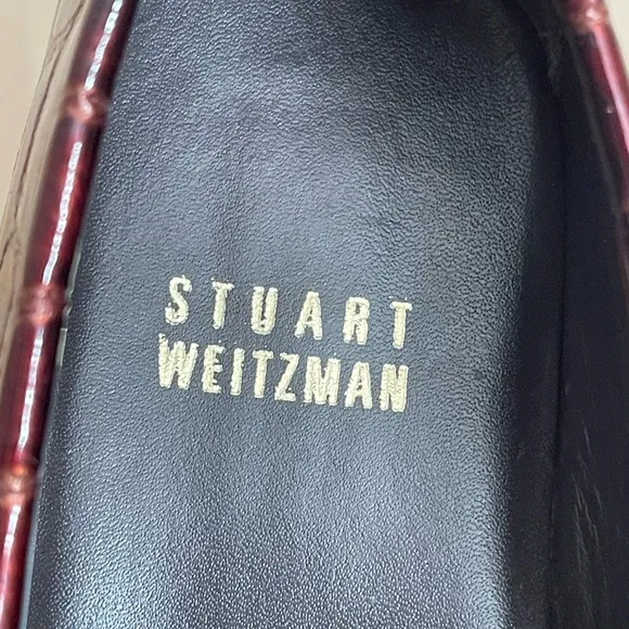 STUART WEITZMAN Maroon LeatherCrocodile Embossed Loafers with Buckle. Size 5.5M