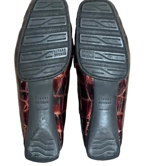 STUART WEITZMAN Maroon LeatherCrocodile Embossed Loafers with Buckle. Size 5.5M