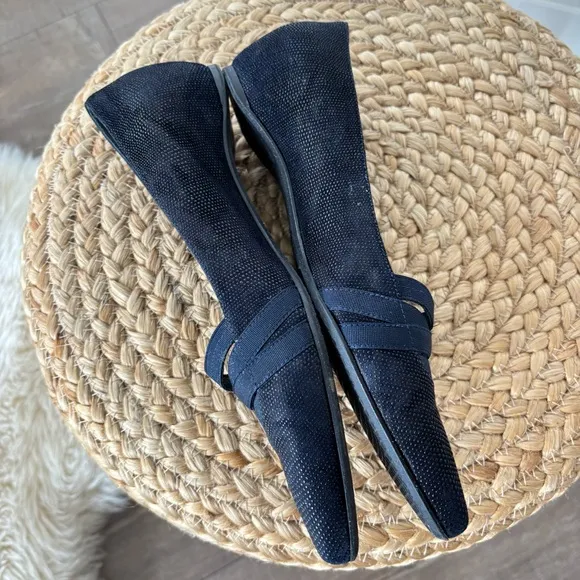 Stuart Weitzman Navy Black Pointed Toe Flats Size 6