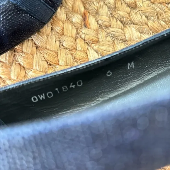 Stuart Weitzman Navy Black Pointed Toe Flats Size 6