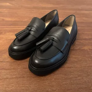 Stuart Weitzman Women's Black Leather Tassel Loafers