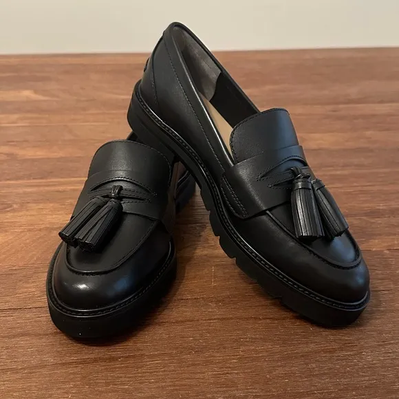 Stuart Weitzman Women's Black Leather Tassel Loafers