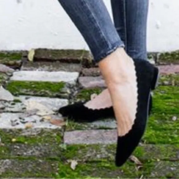 Talbots Edison Black Scalloped Leather Flats size 9