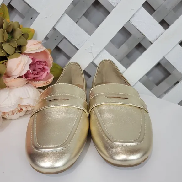 Talbots Soft Gold Leather Jessie Loafer Size  7