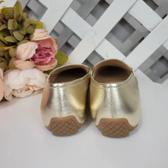 Talbots Soft Gold Leather Jessie Loafer Size  7