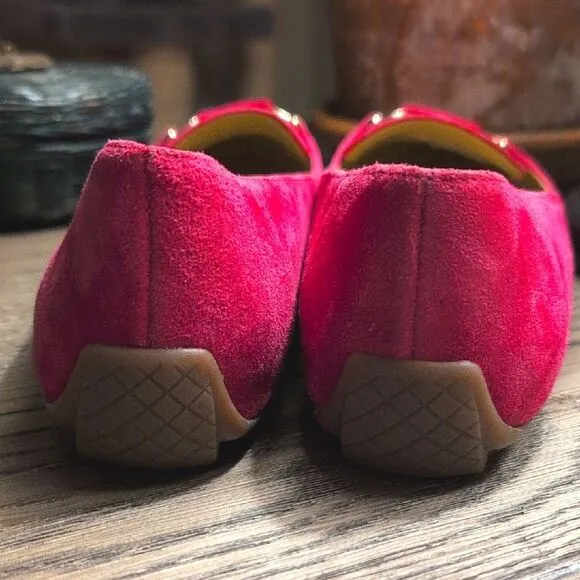 Talbots Fuscia Suede Pointed Toe Driving Loafer Flats with Gold Hardware Size 9