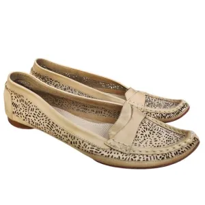 Tan via spiga leather pointed toe Flats sz 9