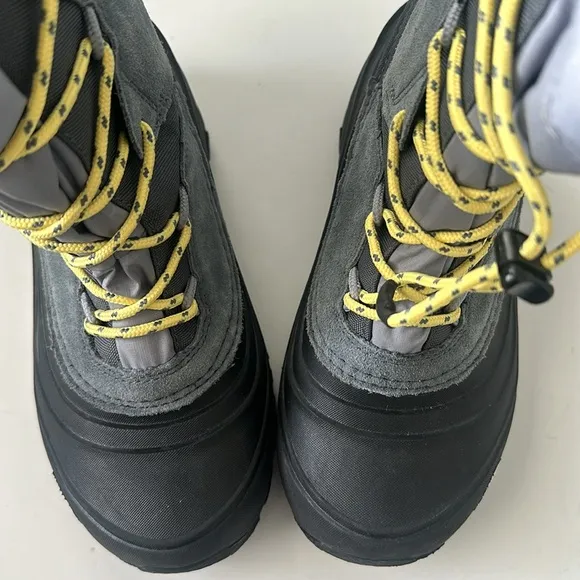 THE NORTH FACE Alpenglow V Waterproof Boots Youth blue size 3 winter snow shoes