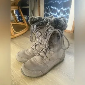 The North Face Fur Lined Winter Womens Boots size 8