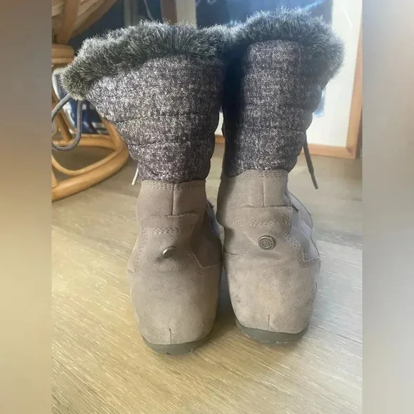 The North Face Fur Lined Winter Womens Boots size 8