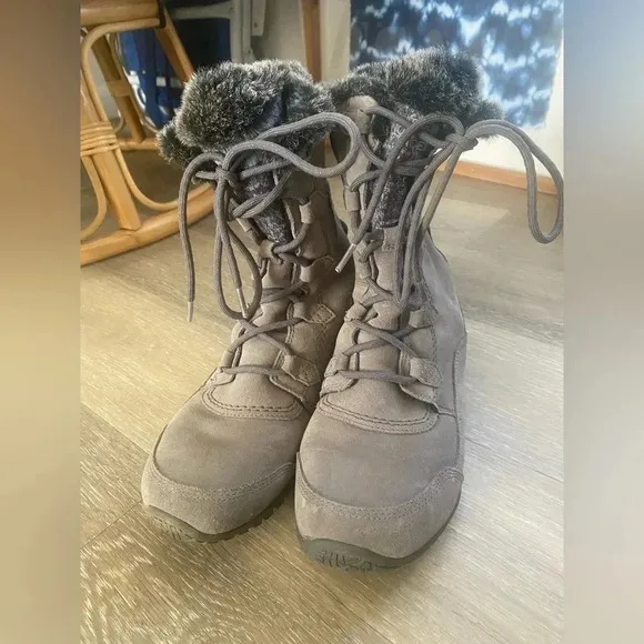 The North Face Fur Lined Winter Womens Boots size 8