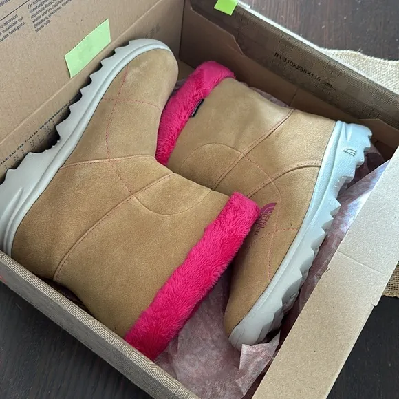 The North Face Girls Suede Waterproof Boots Chestnut Hot Pink Size 2