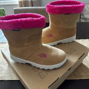 The North Face Girls Suede Waterproof Boots Chestnut Hot Pink Size 2