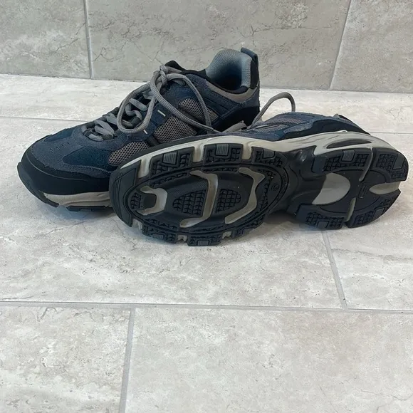 The SKECHERS® Vigor 2.0 Trait NWOT sneakers Men size 9.5 Wide