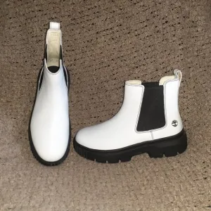 TIMBERLAND-Greyfield Chelsea White Full Grain Waterproof Boot-Sz 9-Near Mint