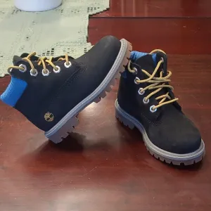 Timberland Kids Premium 6 Inch Boots.  Black/Blue.  Size 8 Toddler.