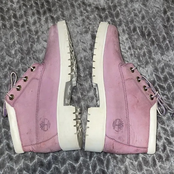 Timberland Nellie Leather Chucka Boots.  Size 8.5 Wide.  Waterproof.  Lug sole.