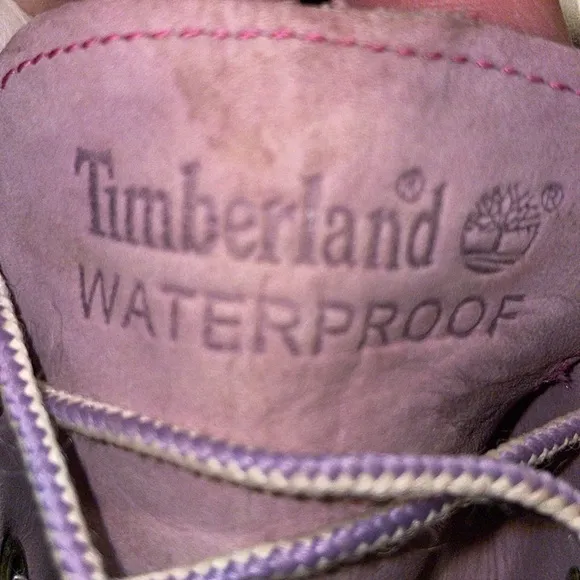 Timberland Nellie Leather Chucka Boots.  Size 8.5 Wide.  Waterproof.  Lug sole.